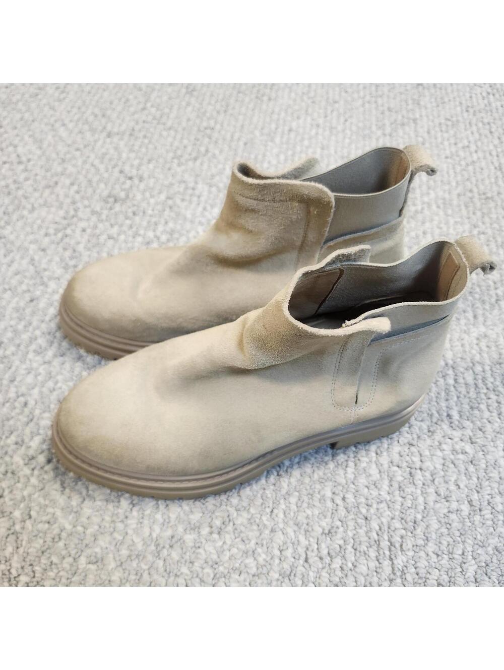 Steve Madden Beige Suede Chelsea Lug Sole Ankle Boots Size 7